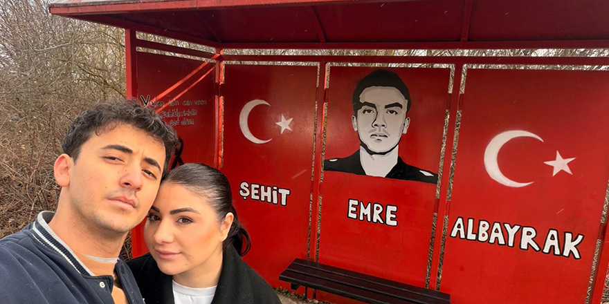 Ladik’te Şehit Polis Emuru Emre Albayrak’ın İsmi Otobüs Durağında Yaşatılıyor