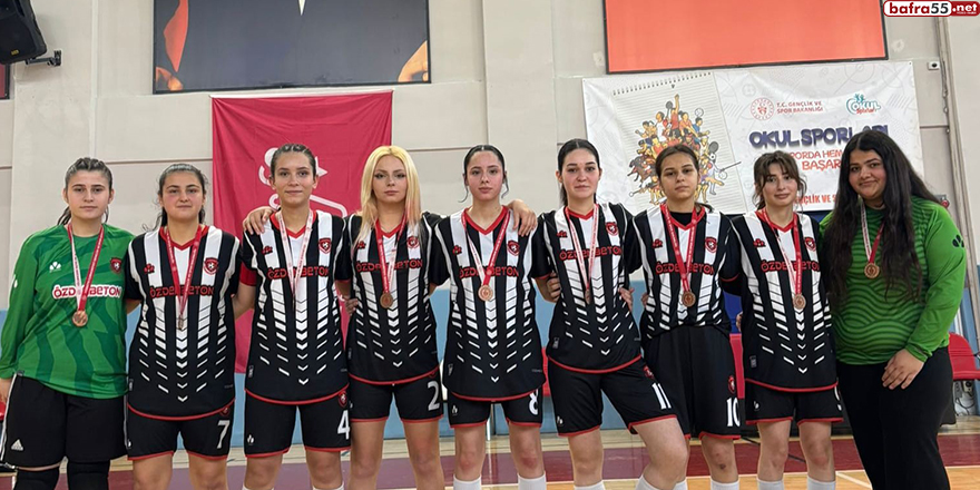 Türkeli Anadolu Lisesi Futsal’da İl Üçüncüsü Oldu