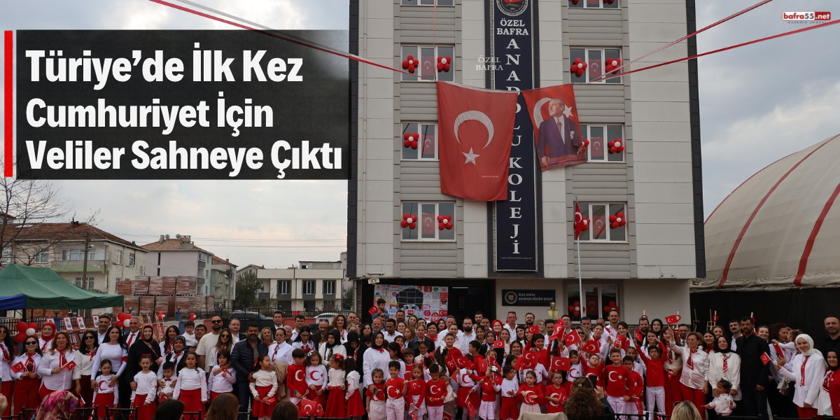 Türkiye’de İlk Kez! Veliler Cumhuriyet İçin Seyirci Koltuğundan Sahneye Çıktı