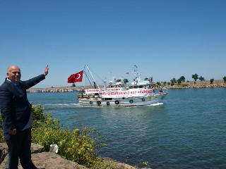 TEKNELERLE BAŞBAKANA DESTEK VERDİ