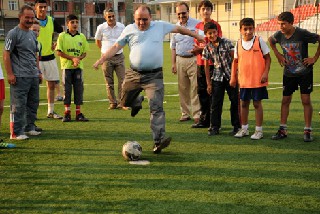 BAŞKAN ŞAHİNDEN AMATÖR SPORA DESTEK