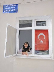 21 YILDIR BAYRAMDA OĞLUM GELECEK DİYE BEKLİYOR