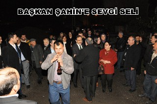 BAŞKAN ZİHNİ ŞAHİN’E KEMAL PAŞADAN  VE MEVLANADAN SEVGİ SELİ