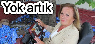MAVİ KAPAKLARI ÇALDILAR