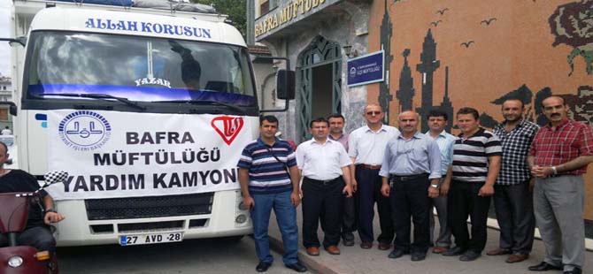 BAFRA MÜFTÜLÜĞÜNDEN SURİYELİLERE BİR KAMYON GIDA YARDIMI