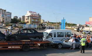 SAMSUN'DA TRAFİK KAZASI: 10 YARALI