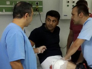 Samsun`da kavgayı ayıran polis yaralandı
