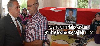 BAFRA KAYMAKAMI HALİS ARSLAN'DAN ŞEHİT AİLESİNİN EVİNE TAZİYE ZİYARETİ