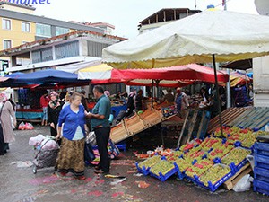 Hükümet belirsizliği esnafı vurdu