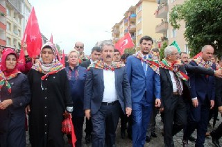 BBP Genel Başkanı Destici, Ertuğrulgazi Türbesi’nde Dua Etti