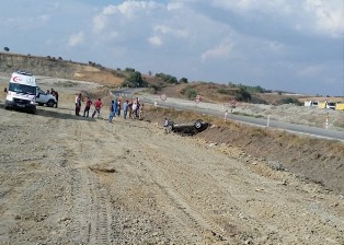 Ters Dönen Otomobilden Sağ Çıktılar