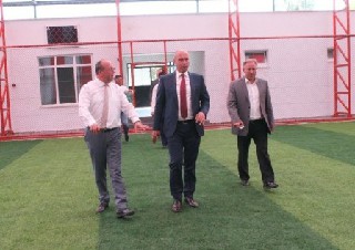 Tekkeköy Belediyesi’nden Kapalı Halı Saha