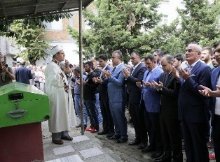 Bakan Kılıç, Başkan Akgül’ü Acı Gününde Yalnız Bırakmadı