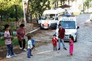 Polisi Gören Minibüs Şoförü Göçmenleri Bırakıp Kaçtı