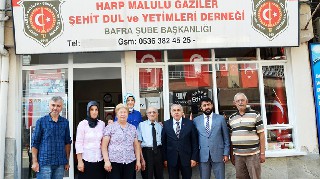 KAYMAKAM HALİS ARSLAN ŞEHİT AİLELERİ VE MUHARİP GAZİLER DERNEĞİNİ ZİYARET ETTİ