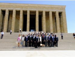 GENÇ İŞADAMLARI ANITKABİR’DE
