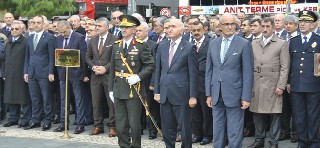 Devlet Erkânı Atatürk Anıtı önünde buluştu