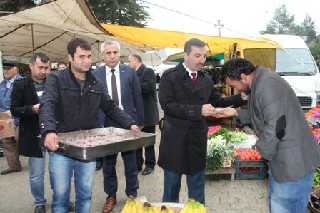 BAŞKAN SARICAOĞLU, ‘İLÇEMİZDE BİN BEŞ YÜZ KİŞİLİK AŞURE DAĞITTIK’