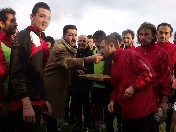 CADDE TARAFTARINDAN 1930 BAFRASPOR FUTBOLCULARINA TATLI İKRAMI