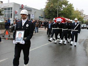 Ölen Polis için tören düzenlendi