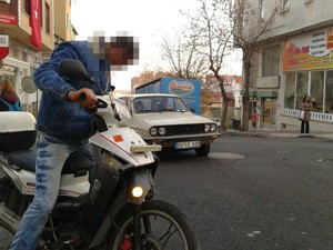 Motorla takla attı sağ kurtuldu