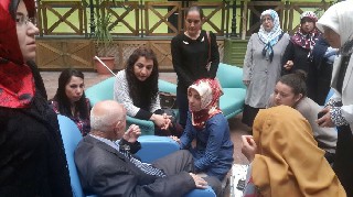 Öğrencilerden 92 Yaşındaki Emekli Öğretmene Anlamlı Ziyaret