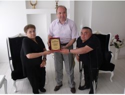 Engellilerden Kaymakam Katırcı’ya Onur Plaketi
