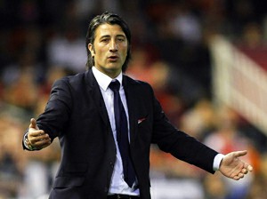 Murat Yakın Geliyor