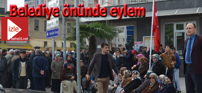 Köylülerin Belediye önünde eylemi devam ediyor