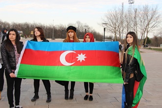 Öğrenciler hocalı katliamını protesto etti
