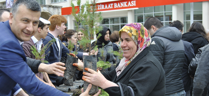 Öğrencilerden olası  kuraklık ve sel felaketlerine fidanlı uyarı