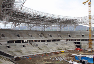 Yeni Samsun 19 Mayıs Stadı'nın çatısı bitiyor