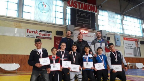 Alaçam güreşlerde Türkiye finallerinde
