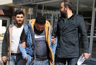 Göçmen ticaretinden aranan 2 kişi Samsun'da yakalandı
