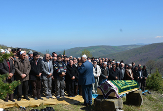 Duvarın altında kalan kadın Alaçam'da defnedildi