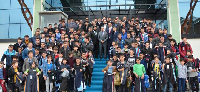 Müftüden öğrencilere hediye