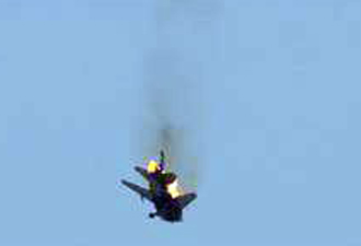 Suriyeli muhalifler savaş uçağı düşürdü