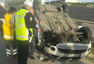 Samsun'da otomobil takla attı : 3 yaralı