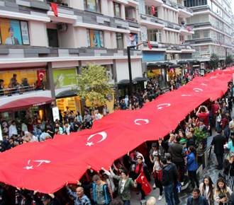 Samsun'da 1919 metre Bayrak yürüyüşü