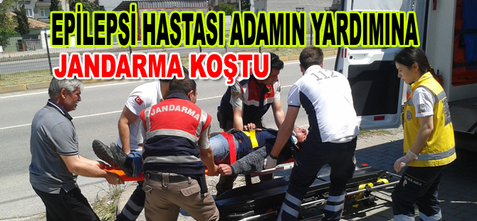 Bafra`da nöbet geçiren adama jandarma yardım etti