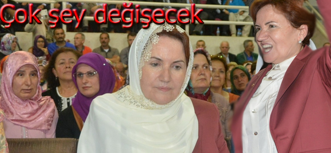 Akşener sevgisi salona sığmadı