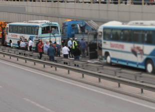 İki servis otobüsü çarpıştı: 36 yaralı