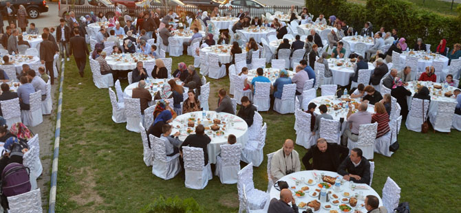 Şehit ailelerinden iftar