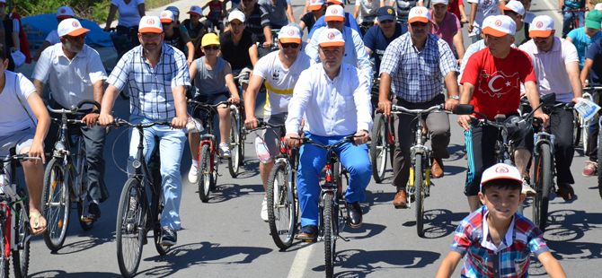 19 Mayıs ilçe sakinleri doğa için pedal çevirdiler