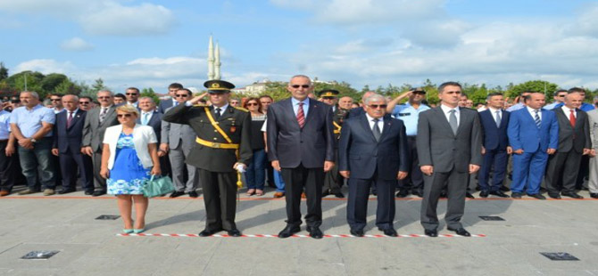 30 Ağustos çelenk sunma töreni