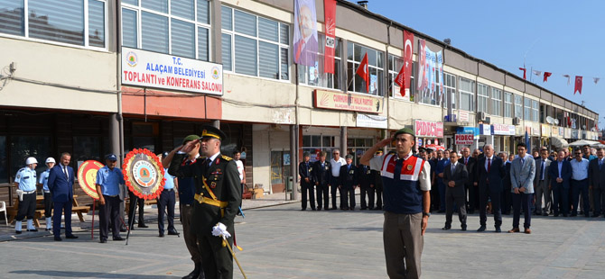 Alaçam'da Zafer bayramı coşku ile kutlandı