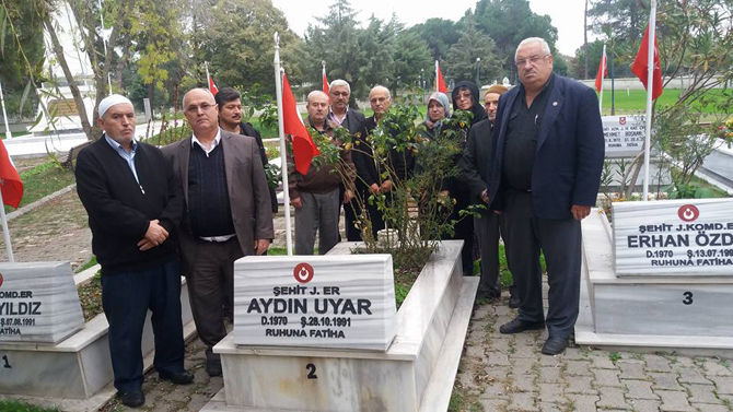 ŞEHİT  AYDIN UYAR KABRİ  BAŞINDA DUALARLA ANILDI