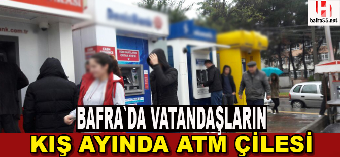 Bafra`da yağmur altında ATM çilesi