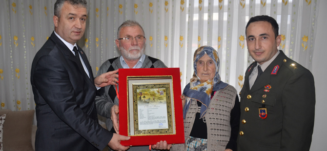 Şehadet Belgesi’ni Başkan Topaloğlu Teslim Etti.