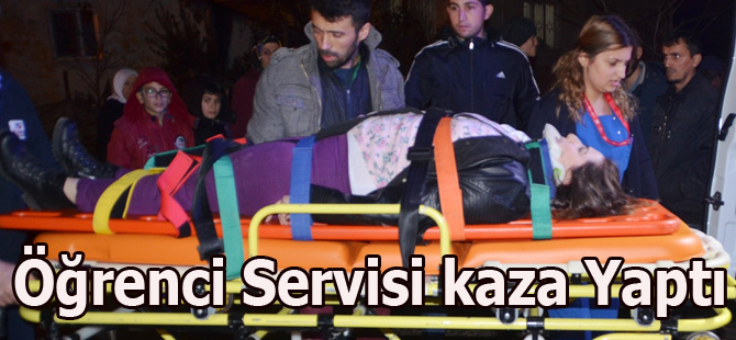 Bafra'da öğrenci servisinin çarptığı yaya yaralandı